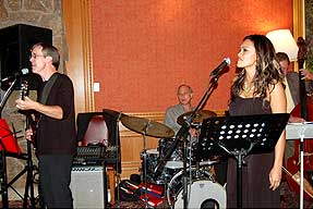 Wing Dings with Female Vocalist