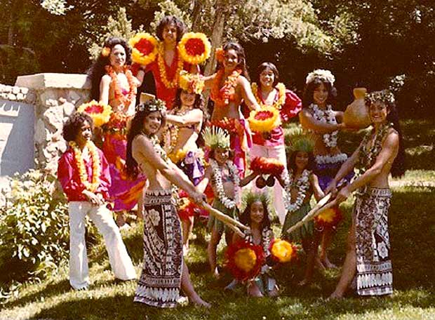 Hawaiian Dancers - Tropical Dance Entertainment