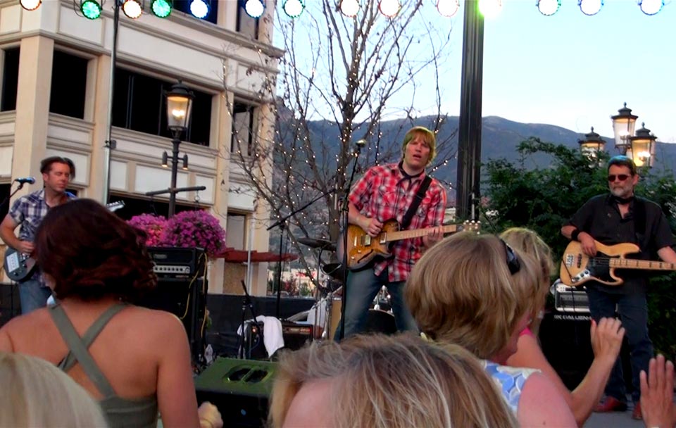 Blue Moon Swamp - Premier Creedence Clearwater Tribute