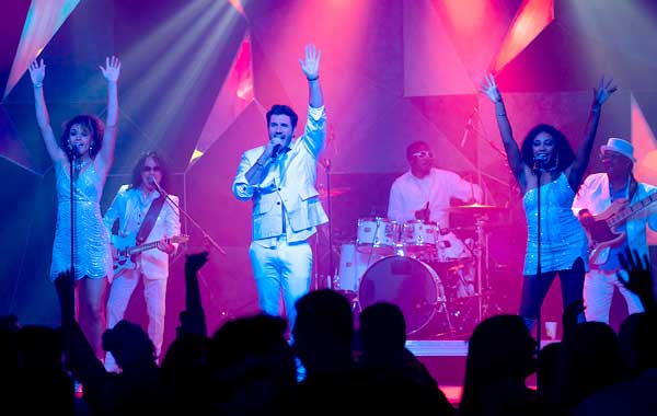 Party Bands Like Liquid Blue Keep Dance Floors Packed and Crowds Excited