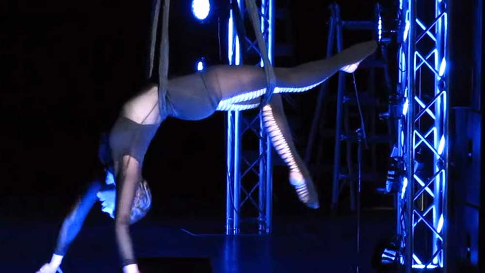 Female Silk Aerialists that Deliver Incredible Performances