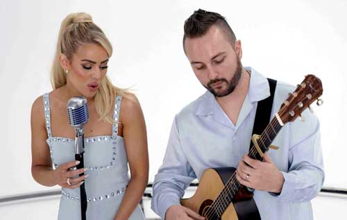 Jewel Tones: Utah Guitarist Singer Duo