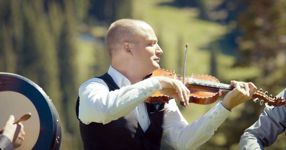 Julussa Performs Scandinavian Folk Music, Norwegian Folk Music, Celtic Music, and Bluegrass Music